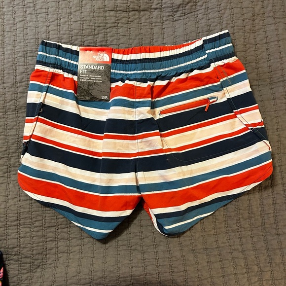 The North Face Women’s Class V Shorts - Picture 3 of 3